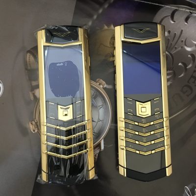 Vertu Signature S Yellow Gold, Black Ceramic back, Black Leather