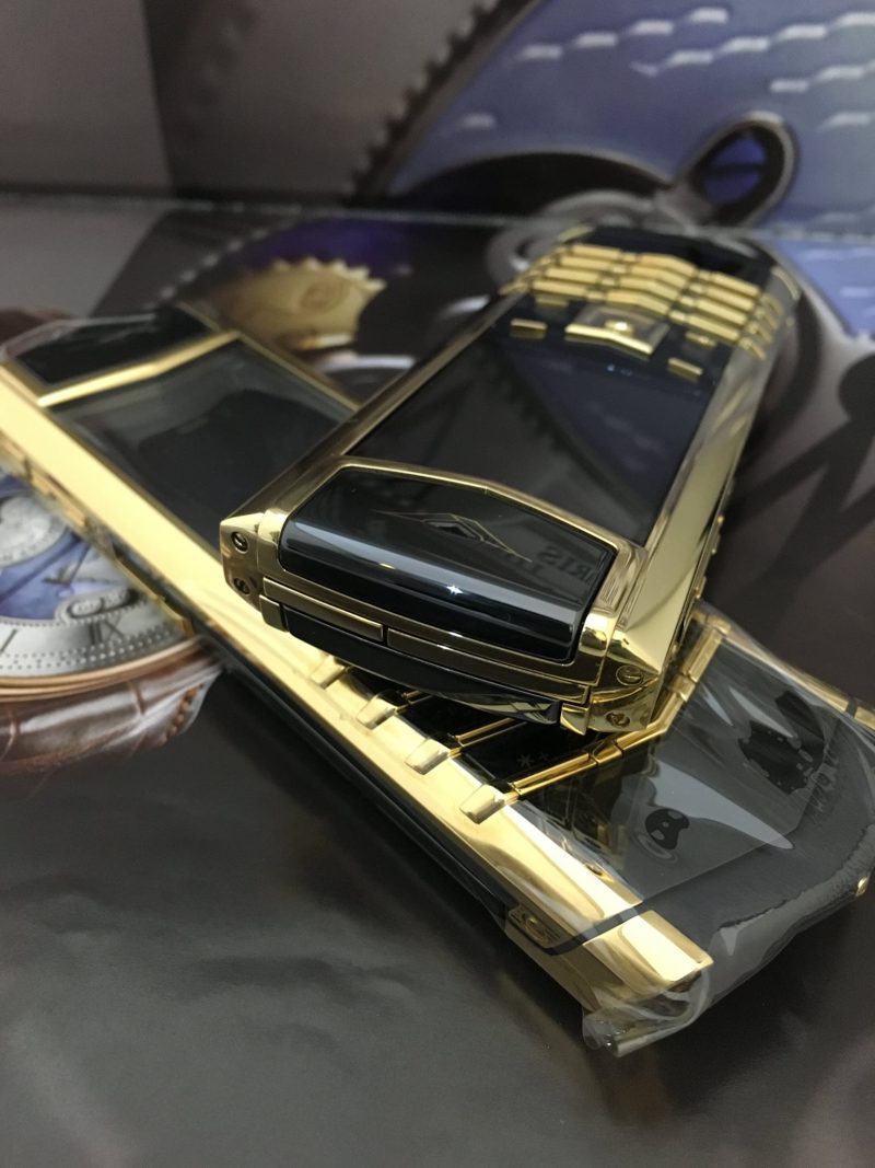 Vertu Signature S Yellow Gold, Black Ceramic back, Black Leather