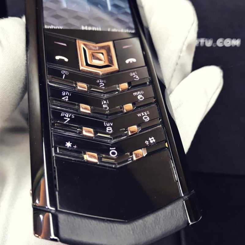 Vertu Signature S Red Gold DLC