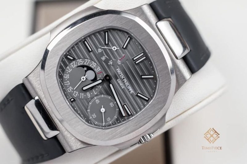 Patek Philippe Nautilus 5712G-001   Like New