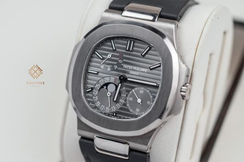 Patek Philippe Nautilus 5712G-001   Like New